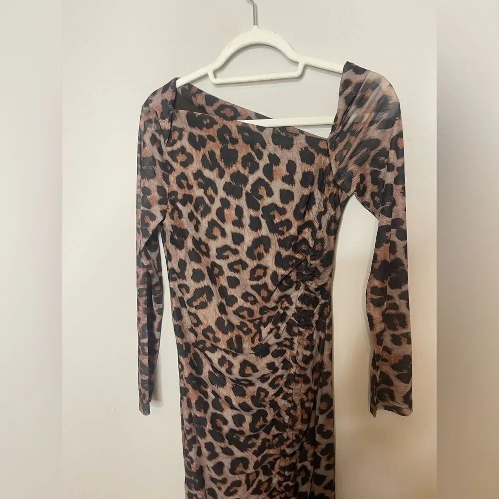 New Leopard print Asymmetrical Bodycon midi dress - Picture 8 of 9